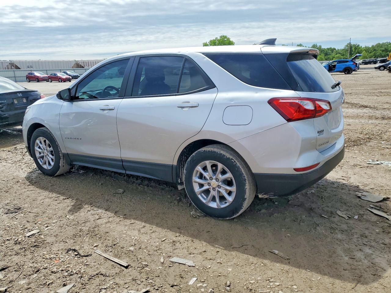 2020 CHEVROLET EQUINOX LS photo 3