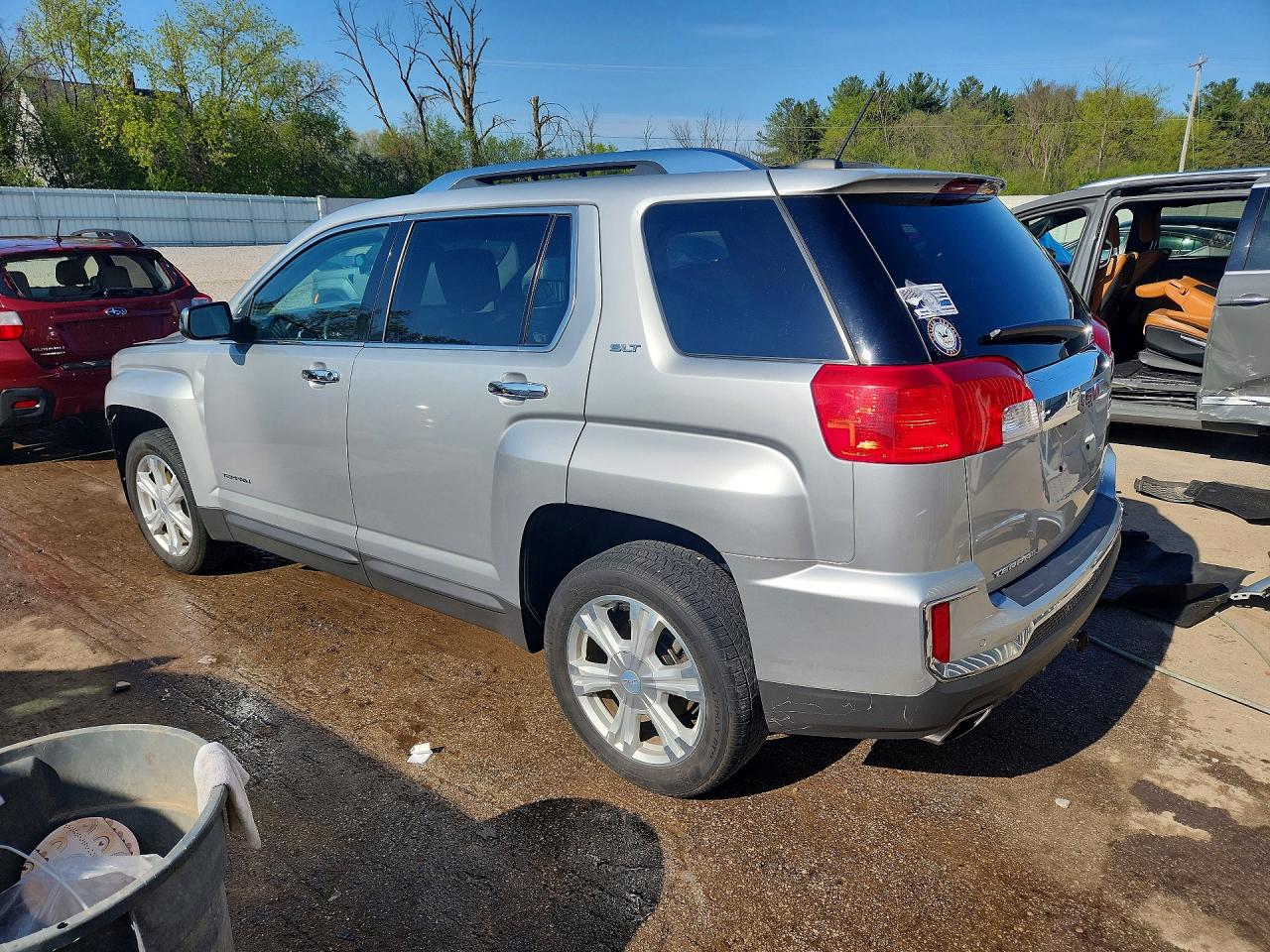 2017 GMC TERRAIN SLT photo 2