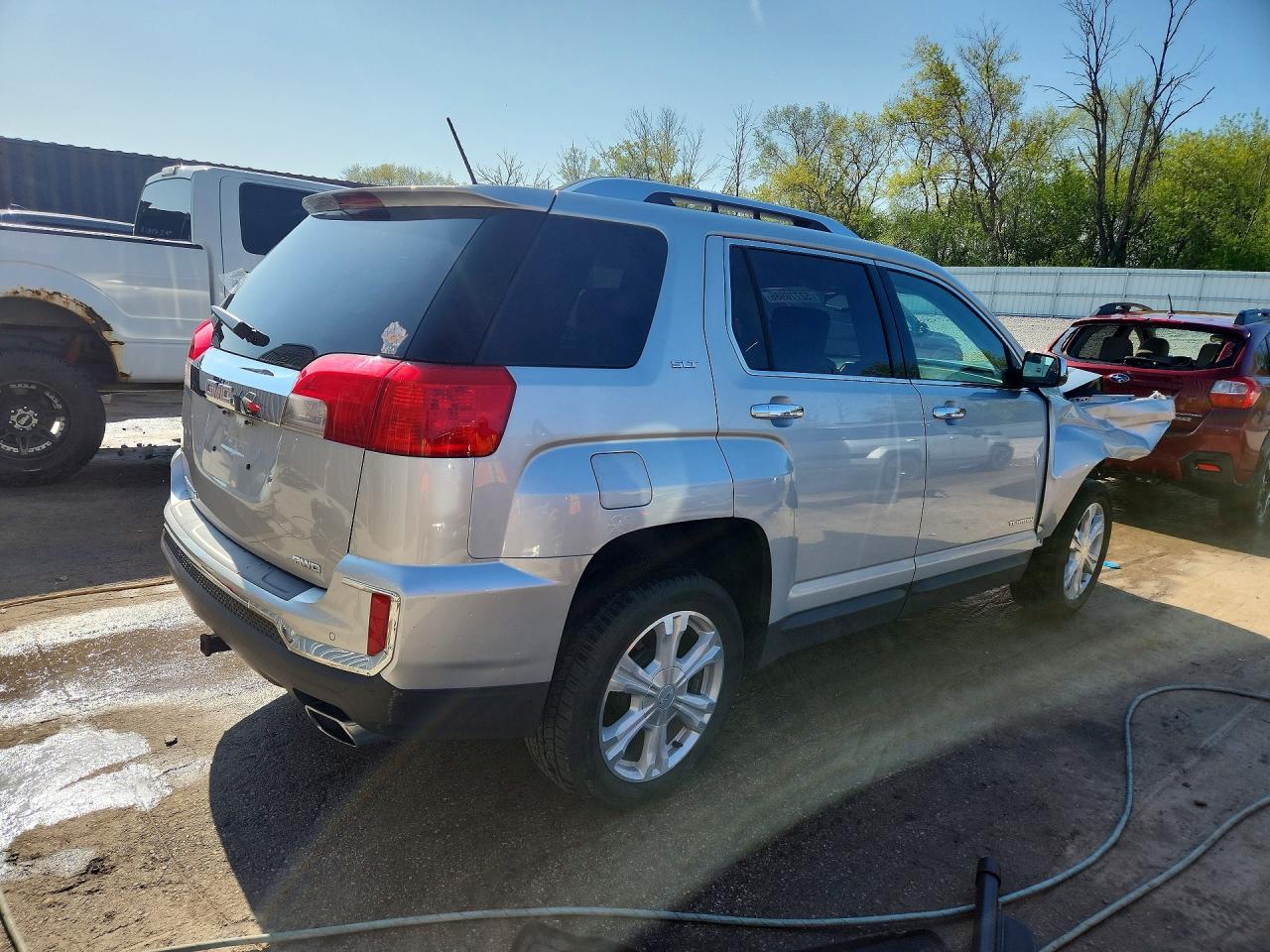 2017 GMC TERRAIN SLT photo 3