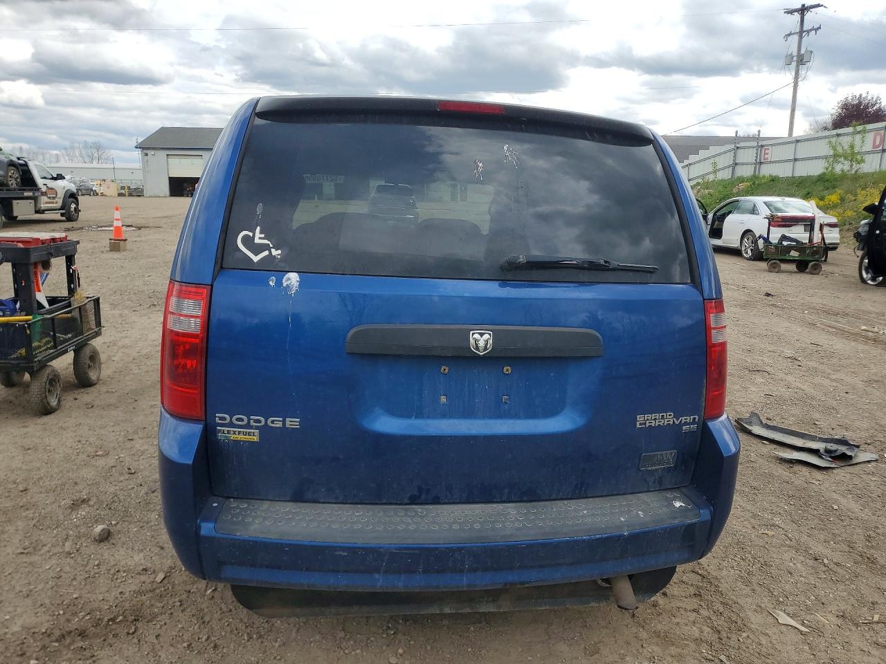 2010 DODGE GRAND CARAVAN SE photo 16