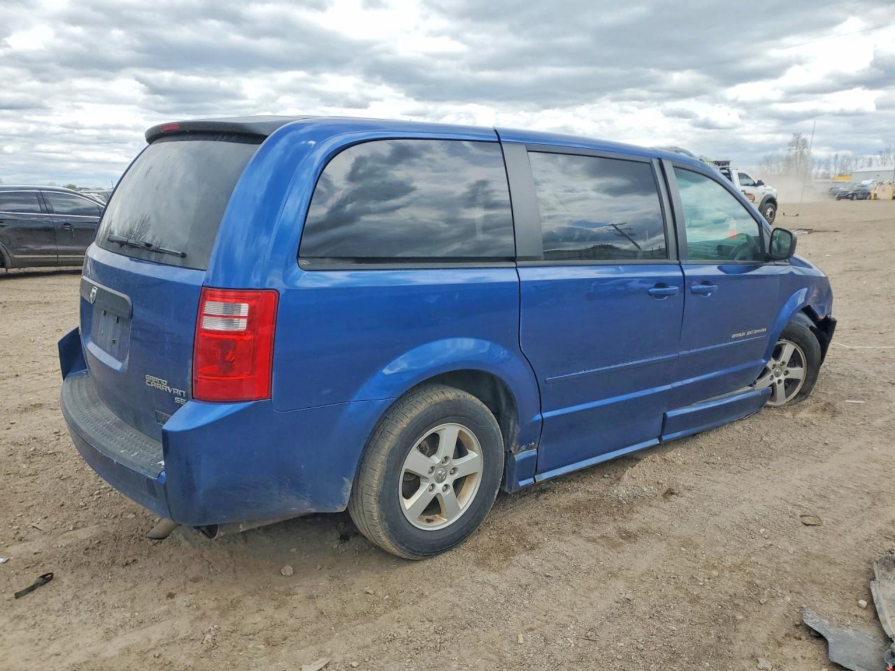 2010 DODGE GRAND CARAVAN SE photo 7