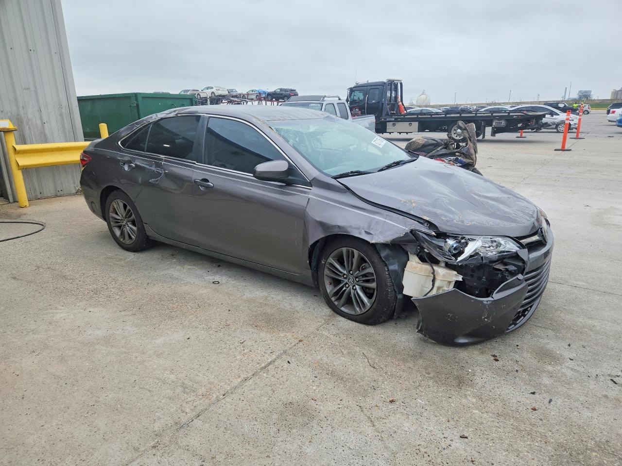2015 TOYOTA CAMRY SE photo 10