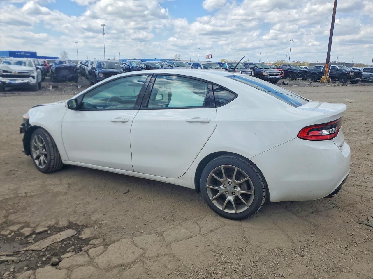 2015 DODGE DART SXT photo 2