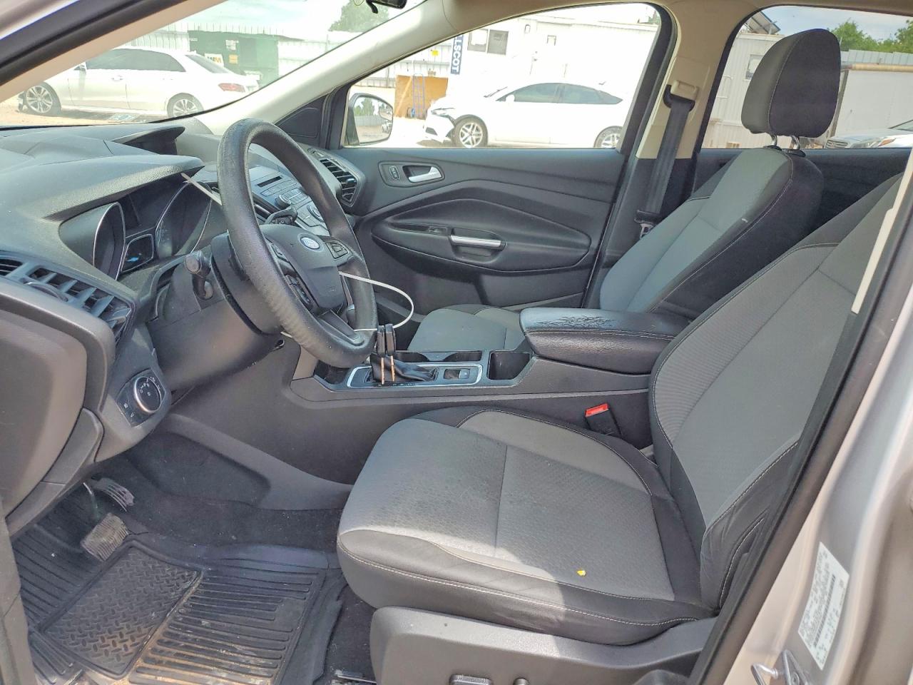 2017 FORD ESCAPE SE photo 13