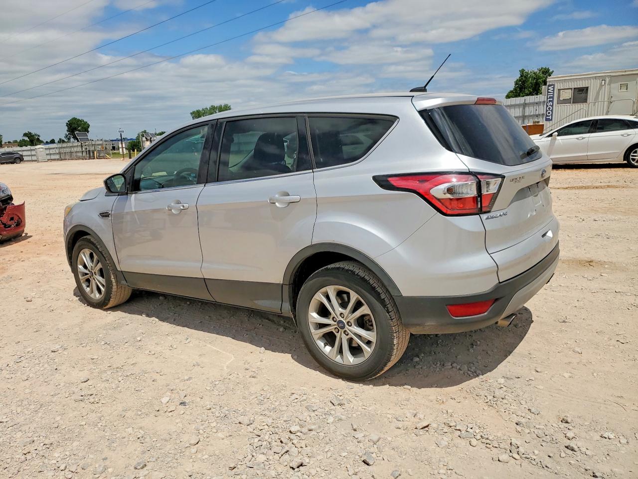 2017 FORD ESCAPE SE photo 3