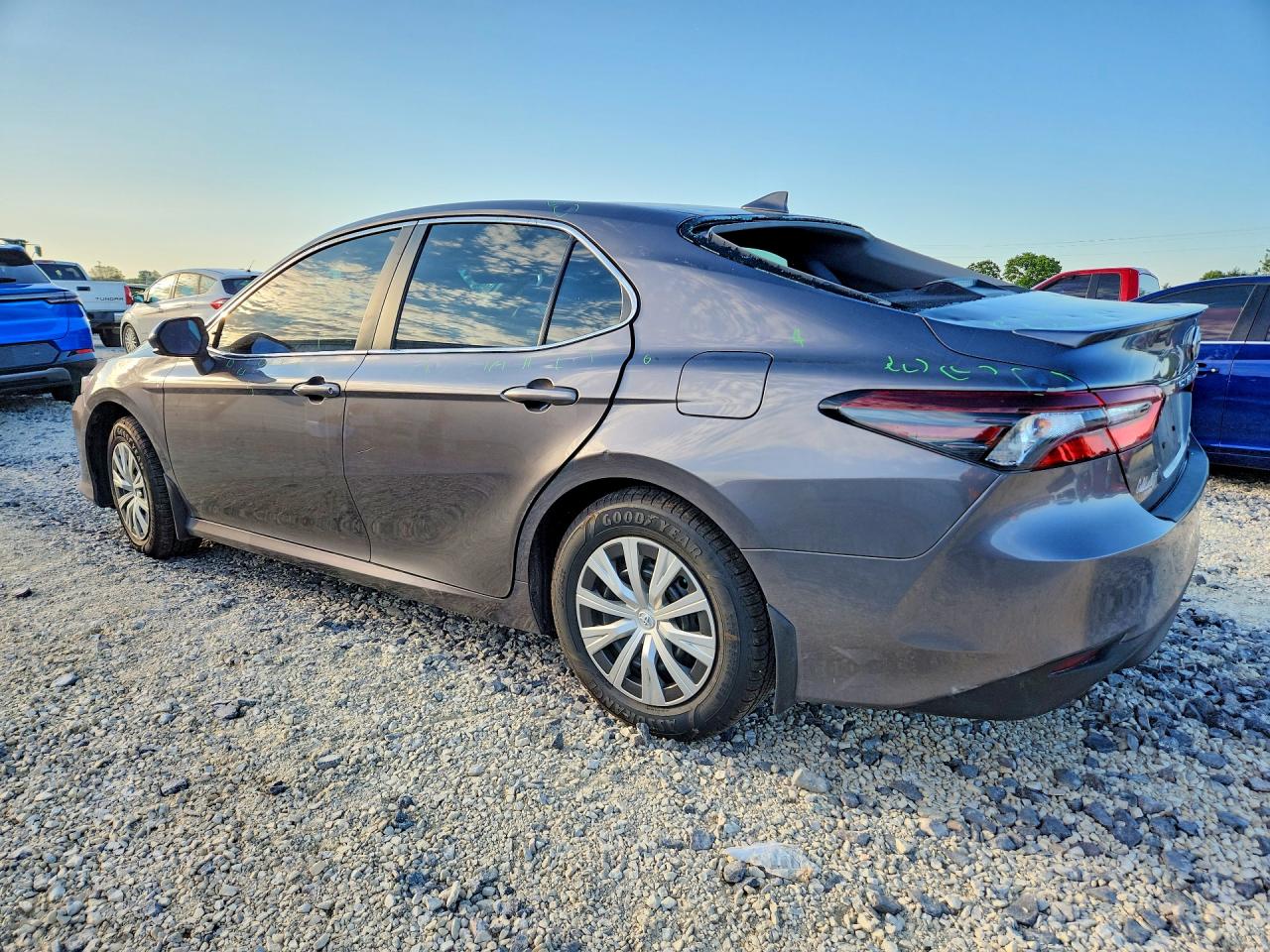 2023 TOYOTA CAMRY LE photo 3