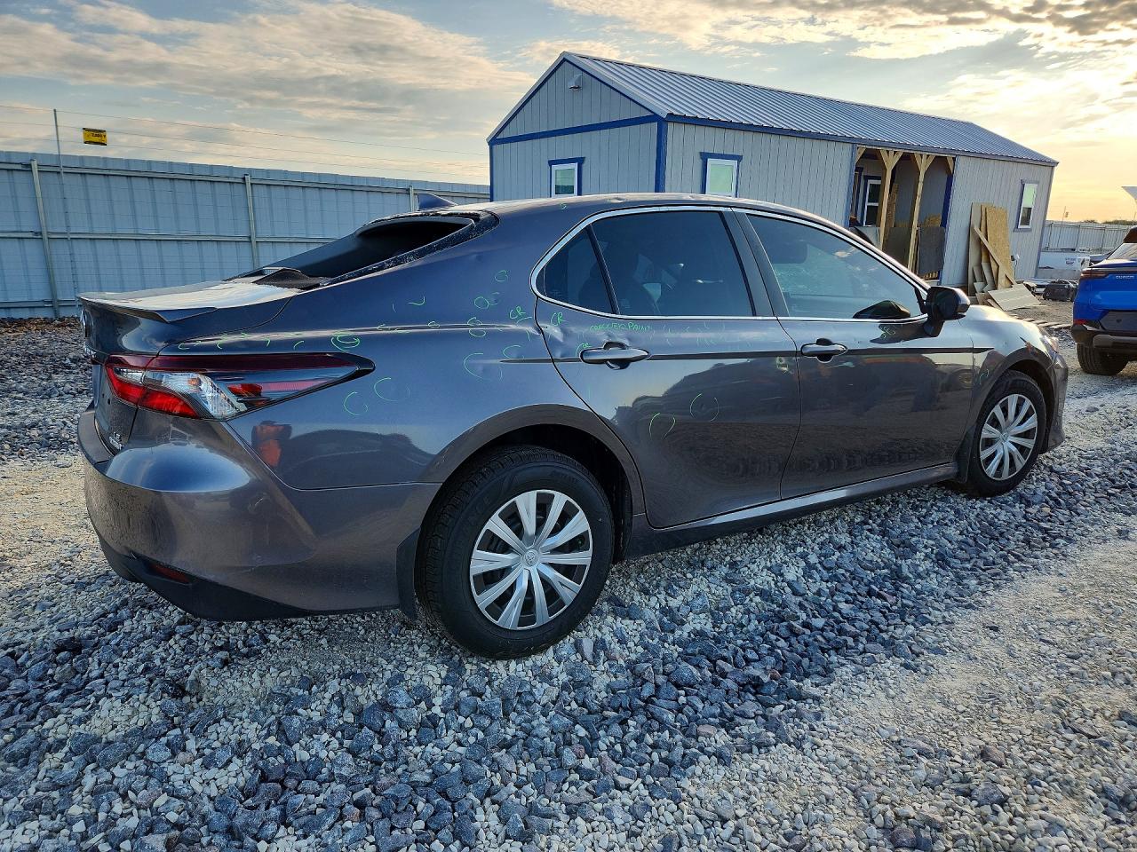 2023 TOYOTA CAMRY LE photo 5