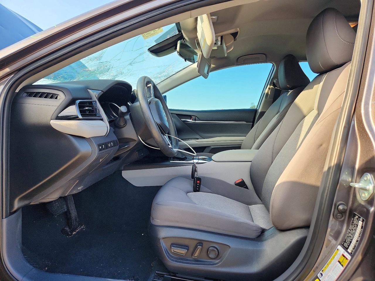 2023 TOYOTA CAMRY LE photo 13