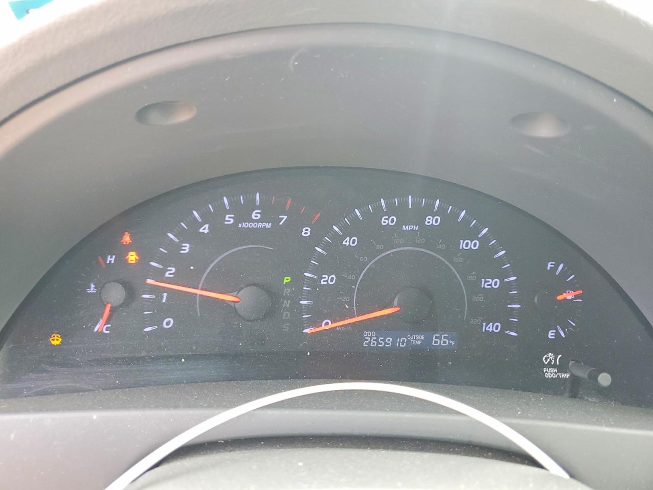 2010 TOYOTA CAMRY LE photo 9