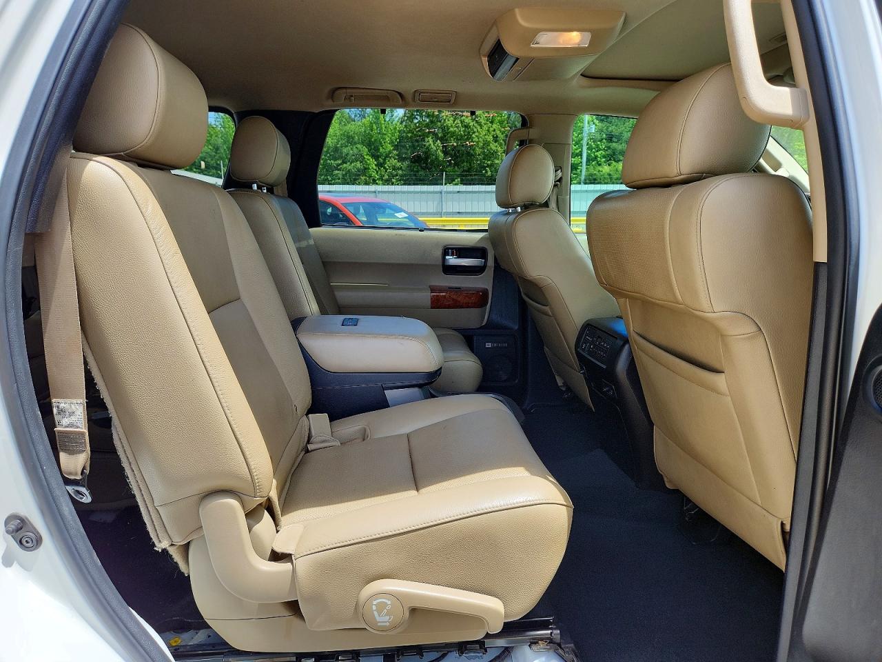 2019 TOYOTA SEQUOIA PLATINUM photo 28