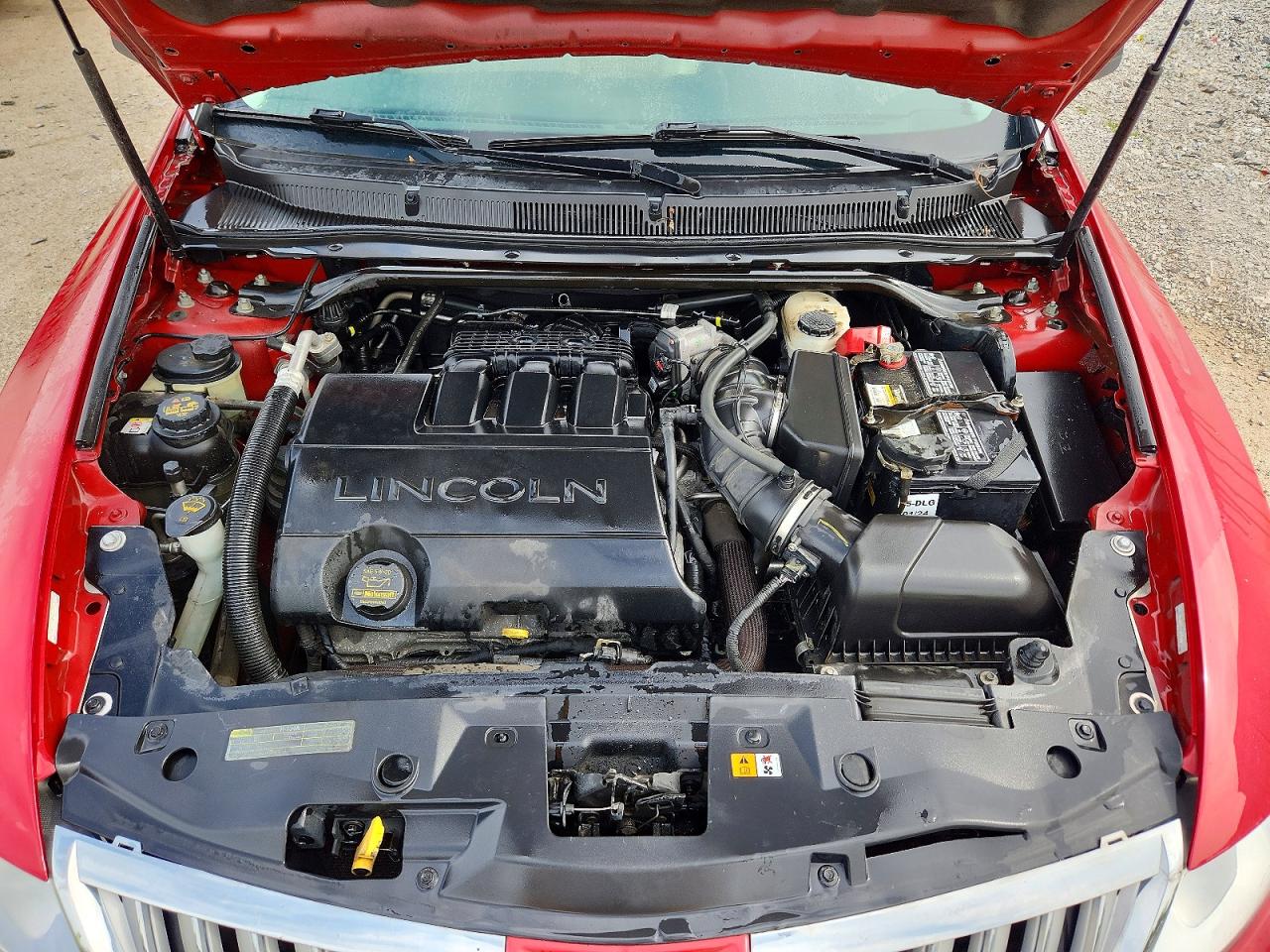 2010 LINCOLN MKS photo 11
