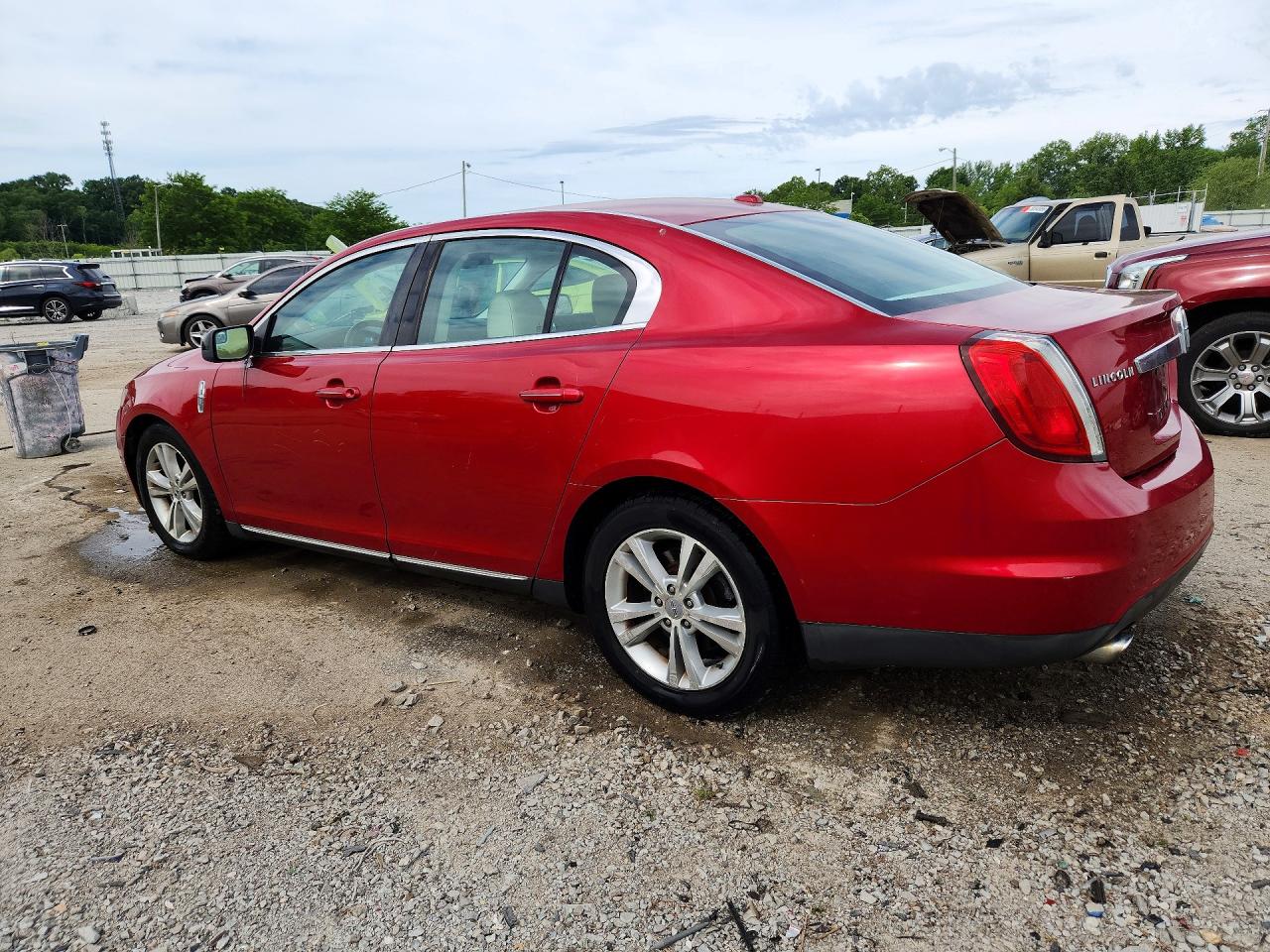 2010 LINCOLN MKS photo 2