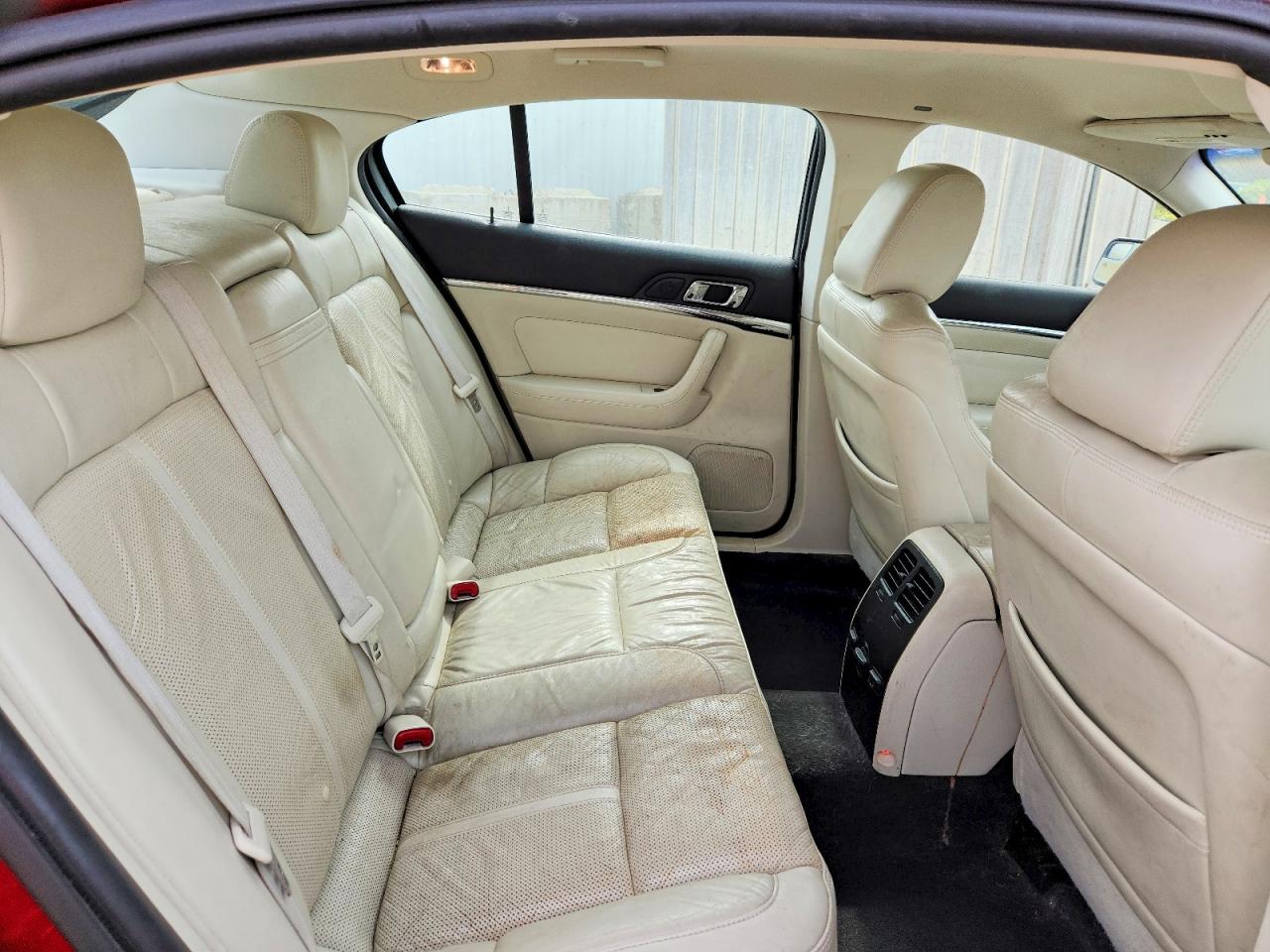 2010 LINCOLN MKS photo 10
