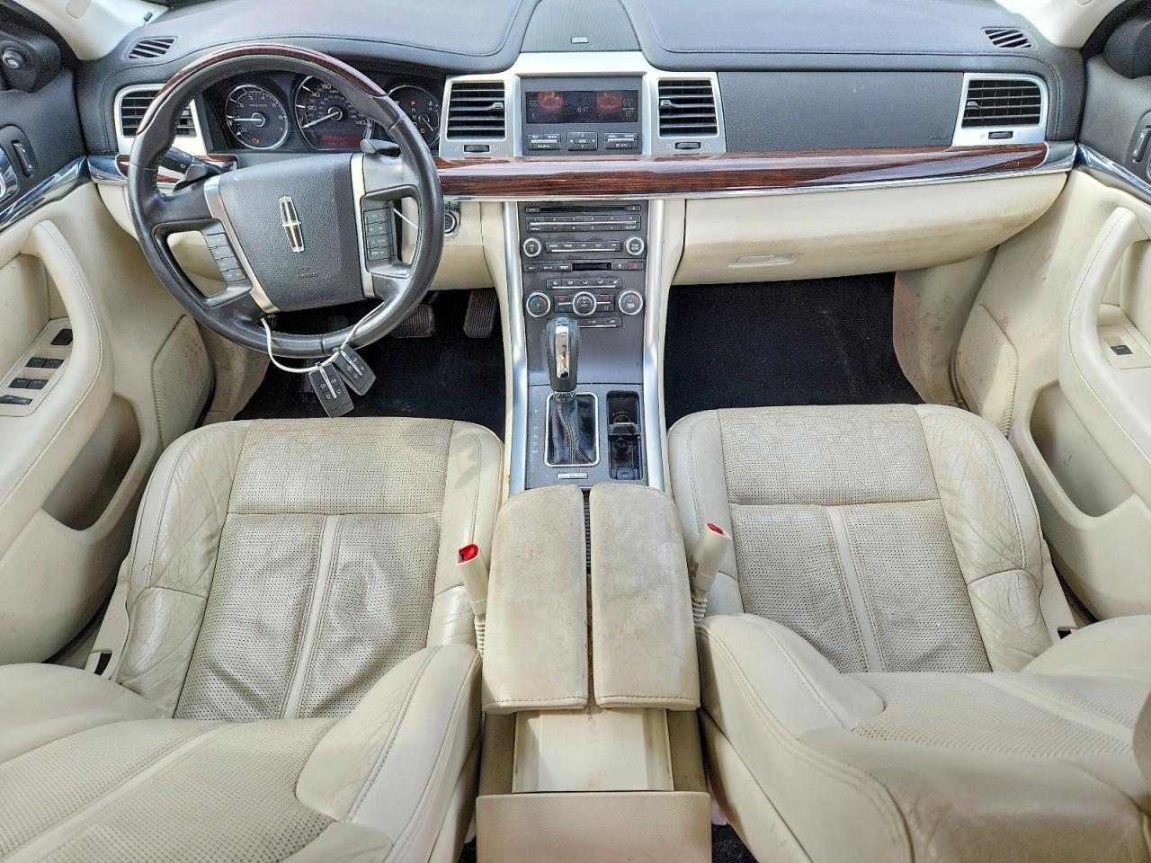 2010 LINCOLN MKS photo 8