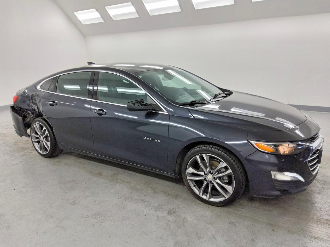 2023 CHEVROLET MALIBU LT photo 4