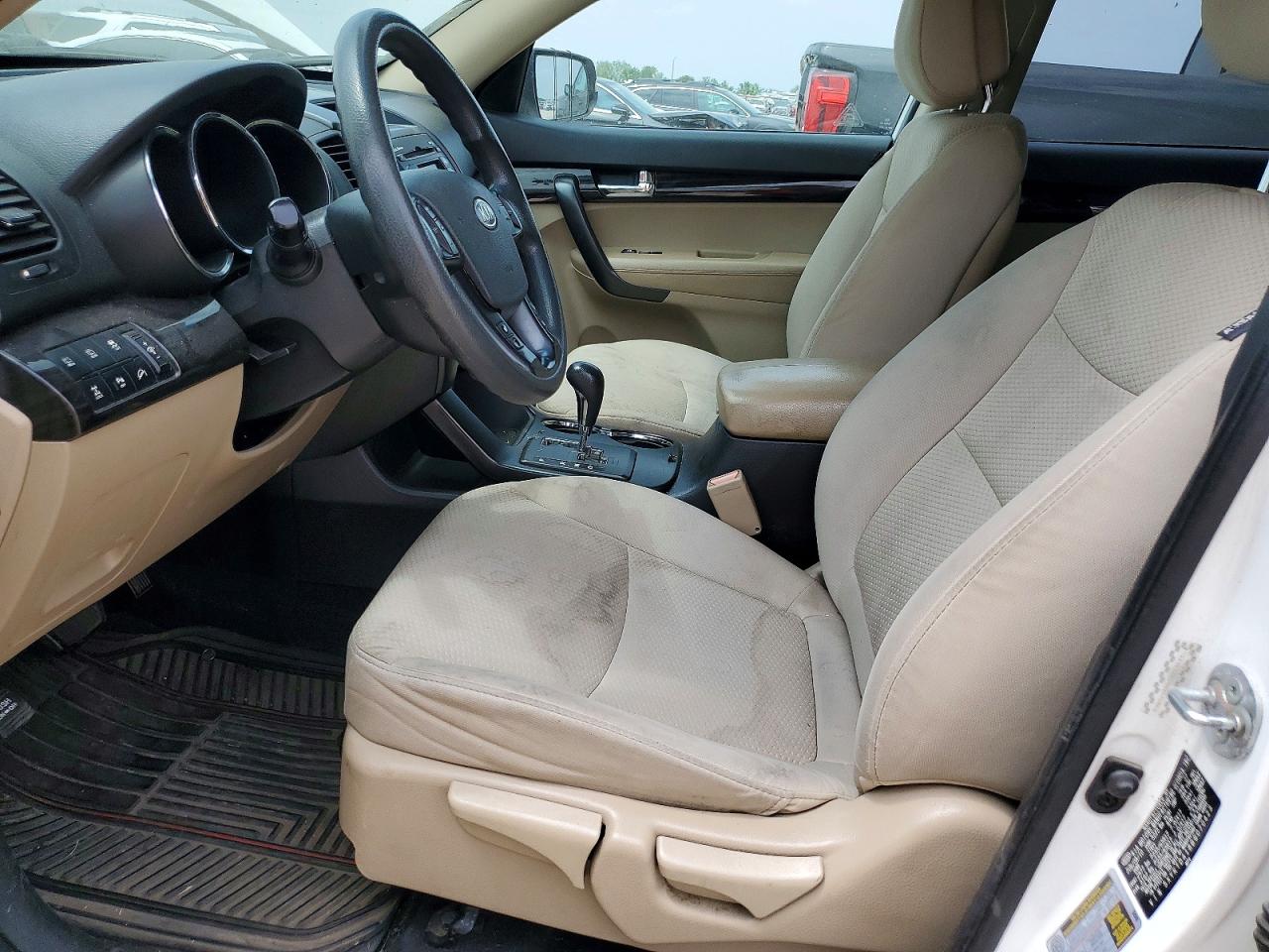 2011 KIA SORENTO LX photo 13