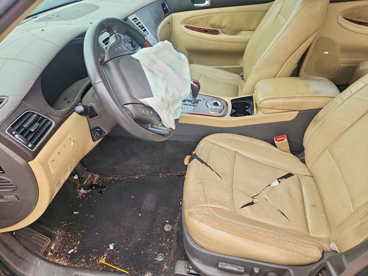 2012 HYUNDAI GENESIS 4.6L photo 19