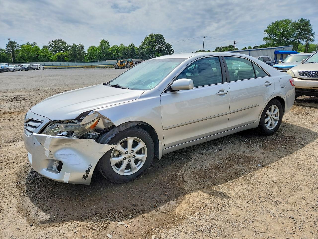 2011 TOYOTA CAMRY
