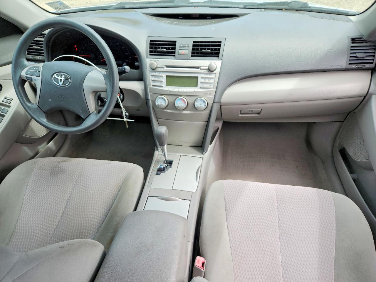 2011 TOYOTA CAMRY LE photo 22