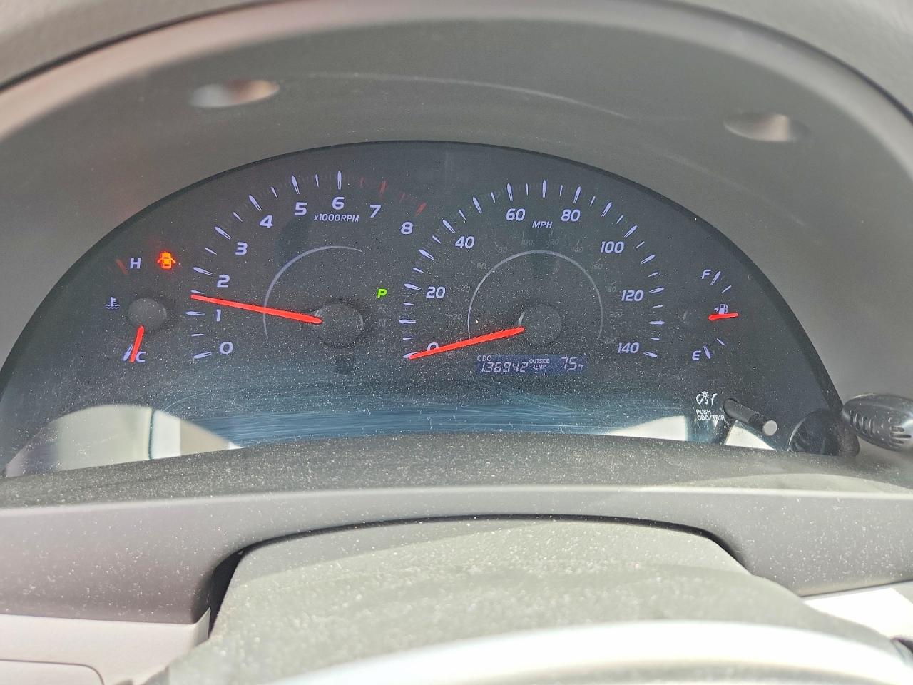 2011 TOYOTA CAMRY LE photo 25