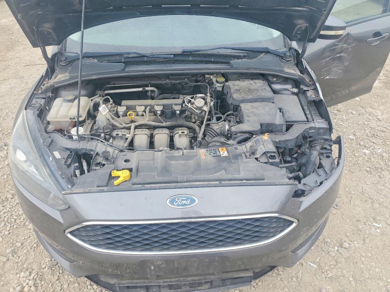 2015 FORD FOCUS SE photo 11