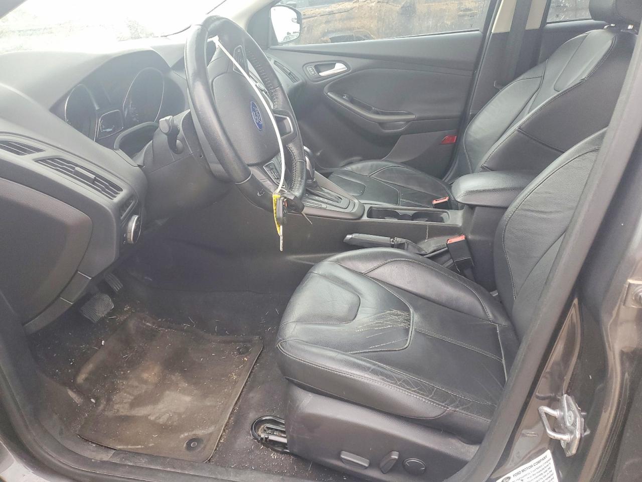 2015 FORD FOCUS SE photo 7