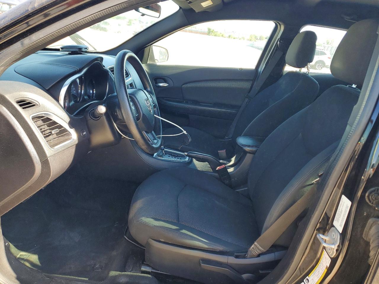 2014 DODGE AVENGER SE photo 13