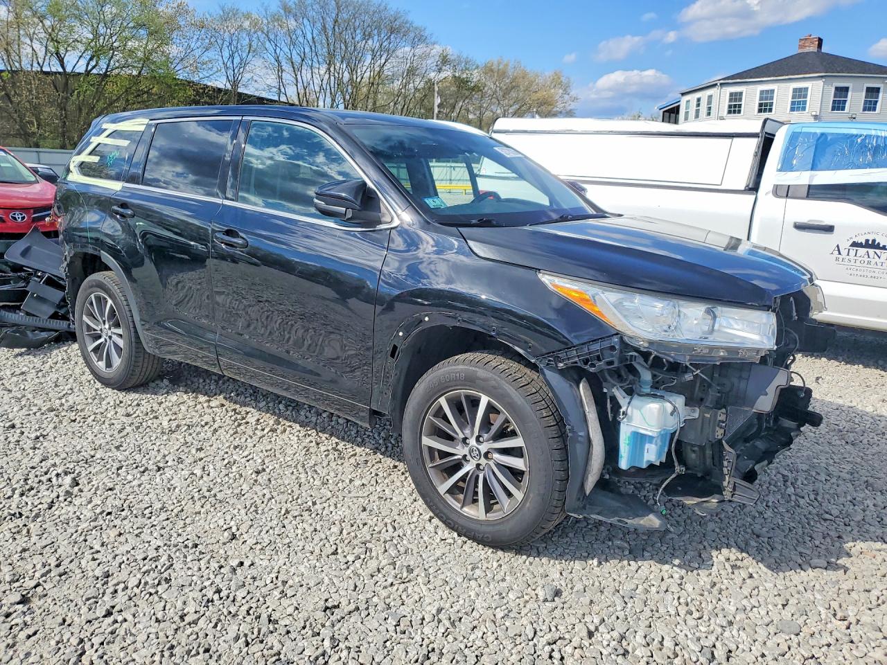 2017 TOYOTA HIGHLANDER XLE photo 10