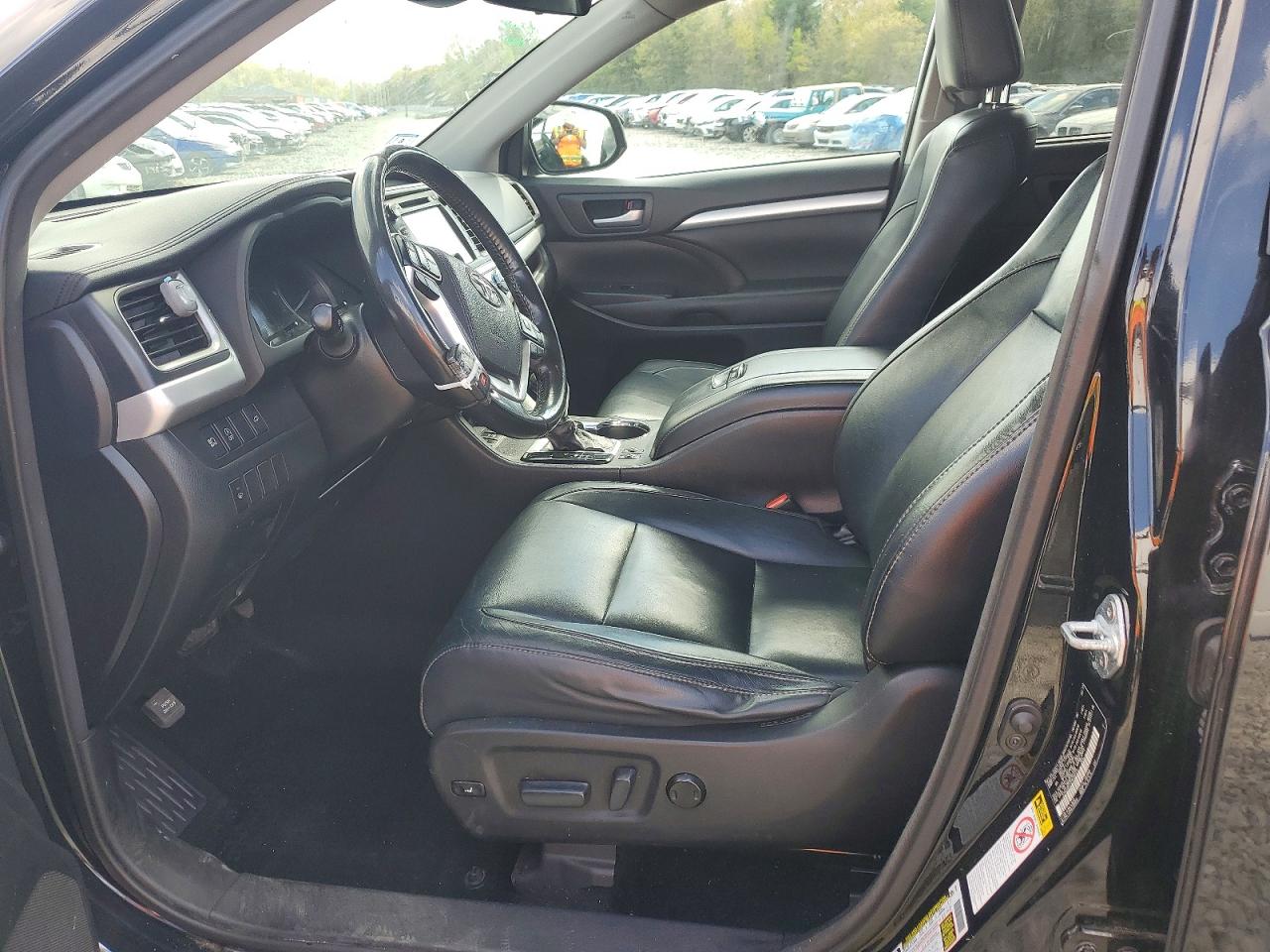 2017 TOYOTA HIGHLANDER XLE photo 19