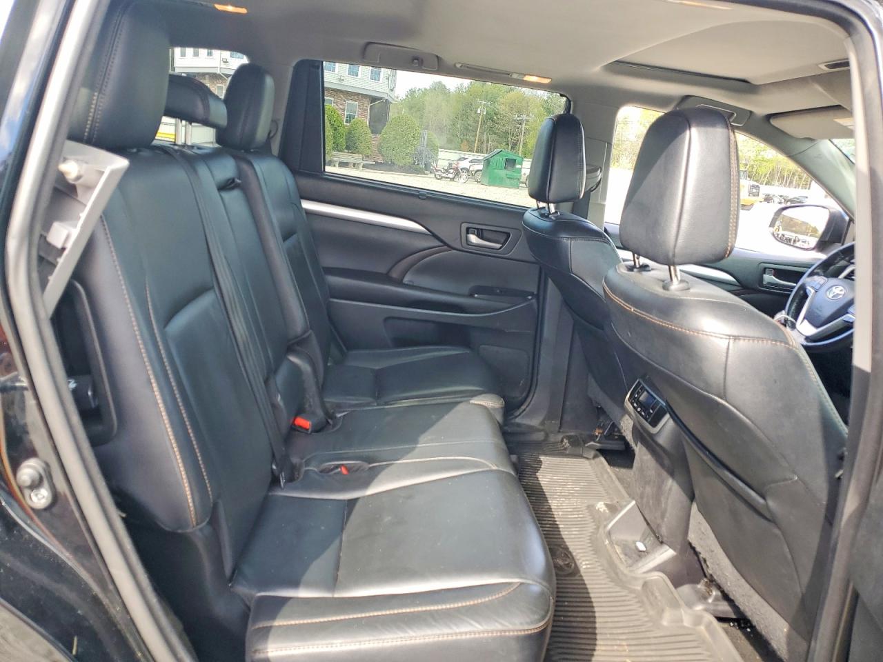 2017 TOYOTA HIGHLANDER XLE photo 31