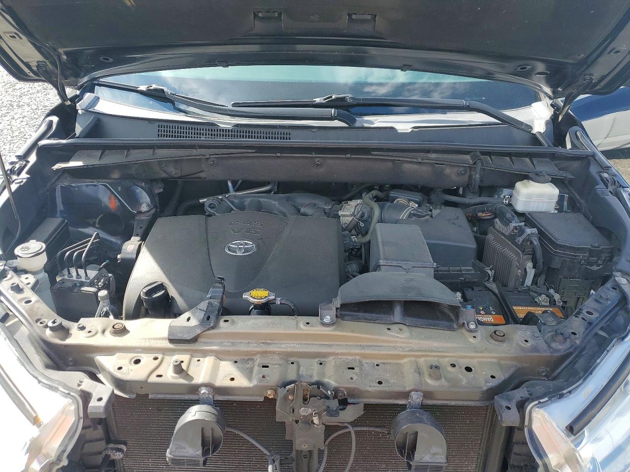 2017 TOYOTA HIGHLANDER XLE photo 34