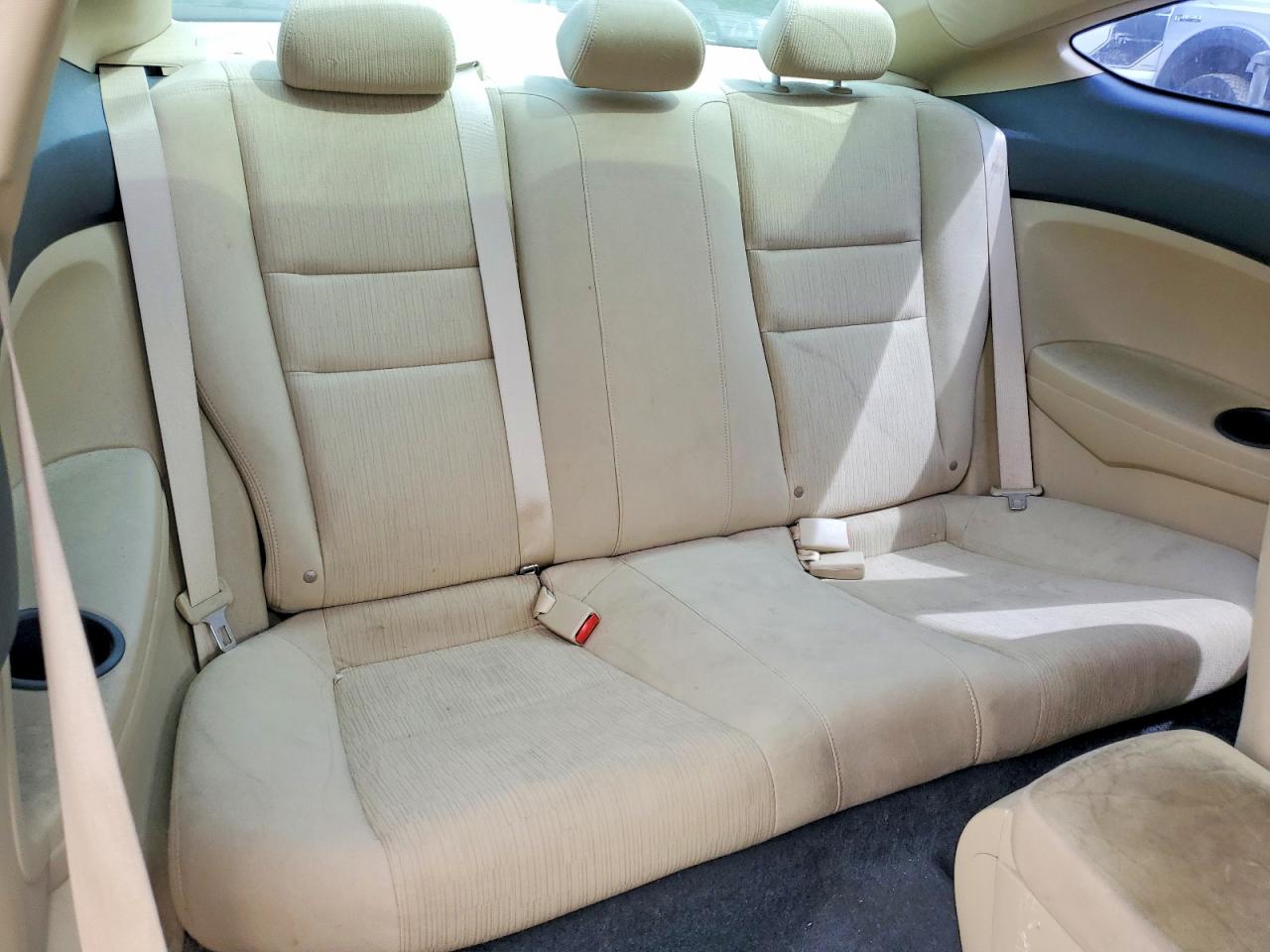 2011 HONDA ACCORD LX-S photo 19