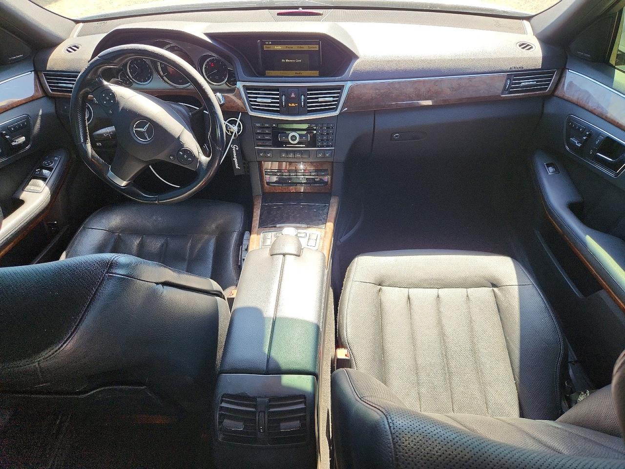 2011 MERCEDES-BENZ E 550 4MATIC photo 22