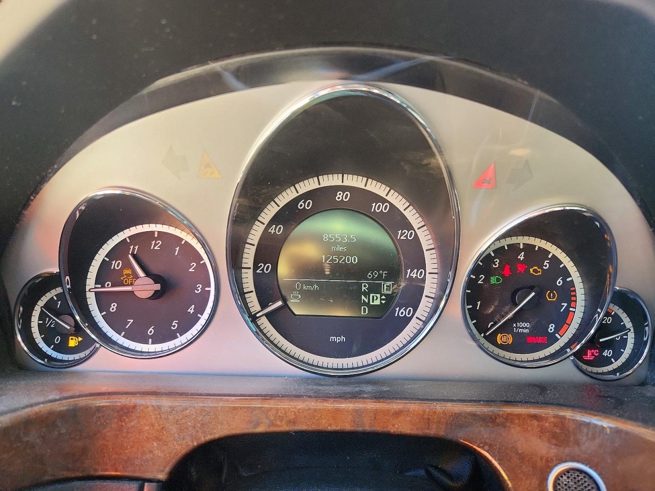 2011 MERCEDES-BENZ E 550 4MATIC photo 25