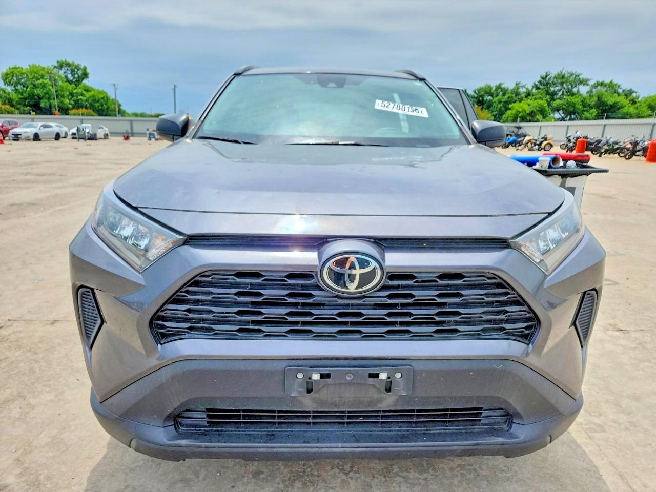 2021 TOYOTA RAV4 LE photo 9
