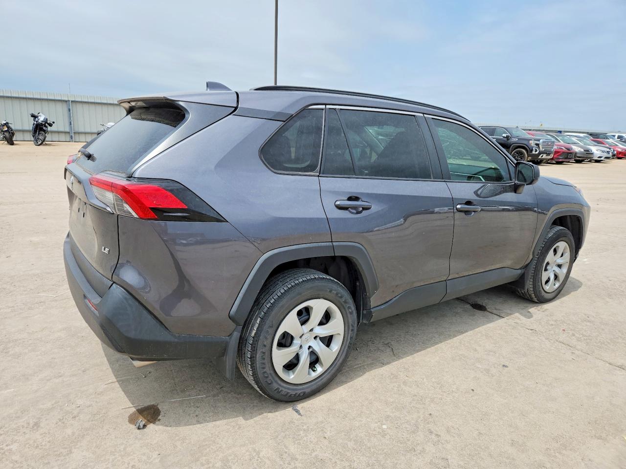 2021 TOYOTA RAV4 LE photo 5