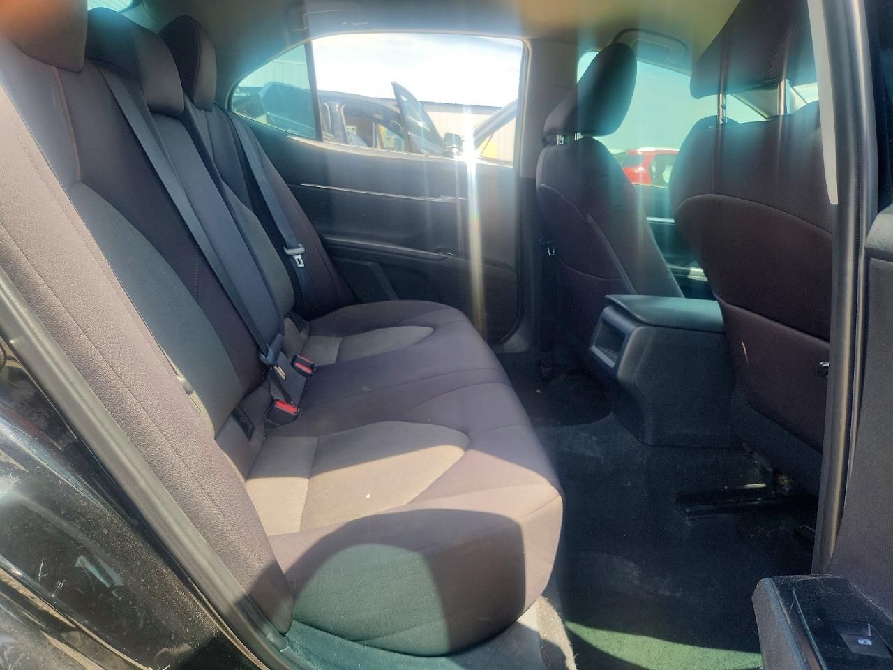 2020 TOYOTA CAMRY LE photo 19