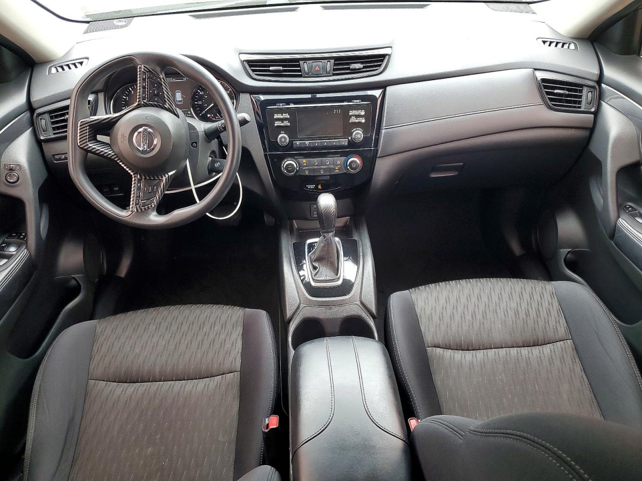 2017 NISSAN ROGUE SV photo 22