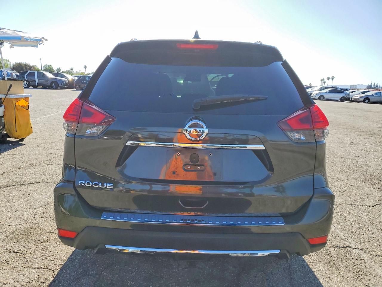 2017 NISSAN ROGUE SV photo 16