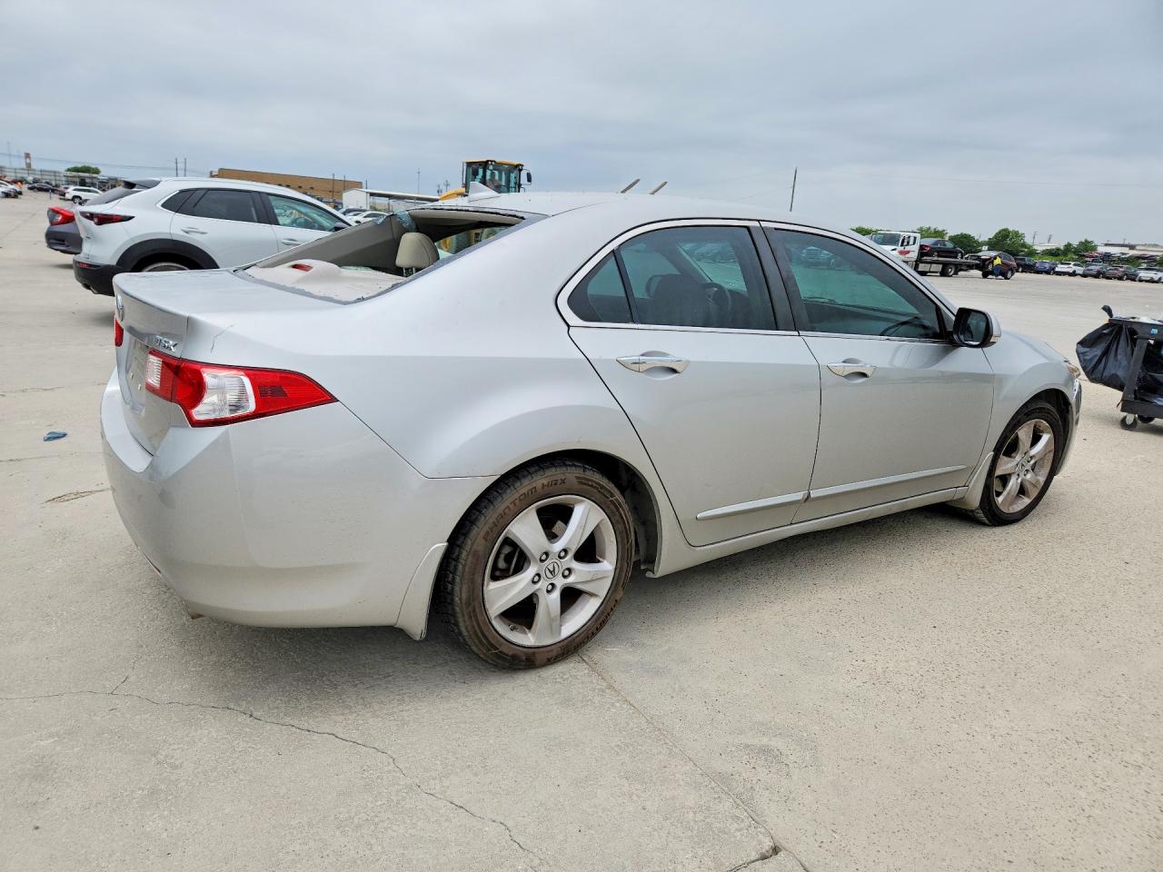 2010 ACURA TSX photo 3