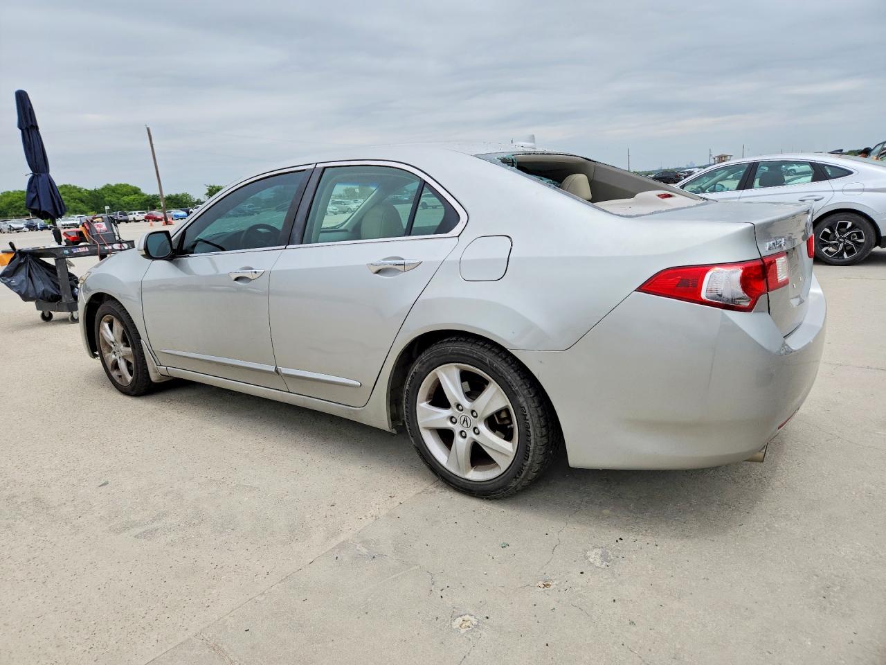 2010 ACURA TSX photo 2