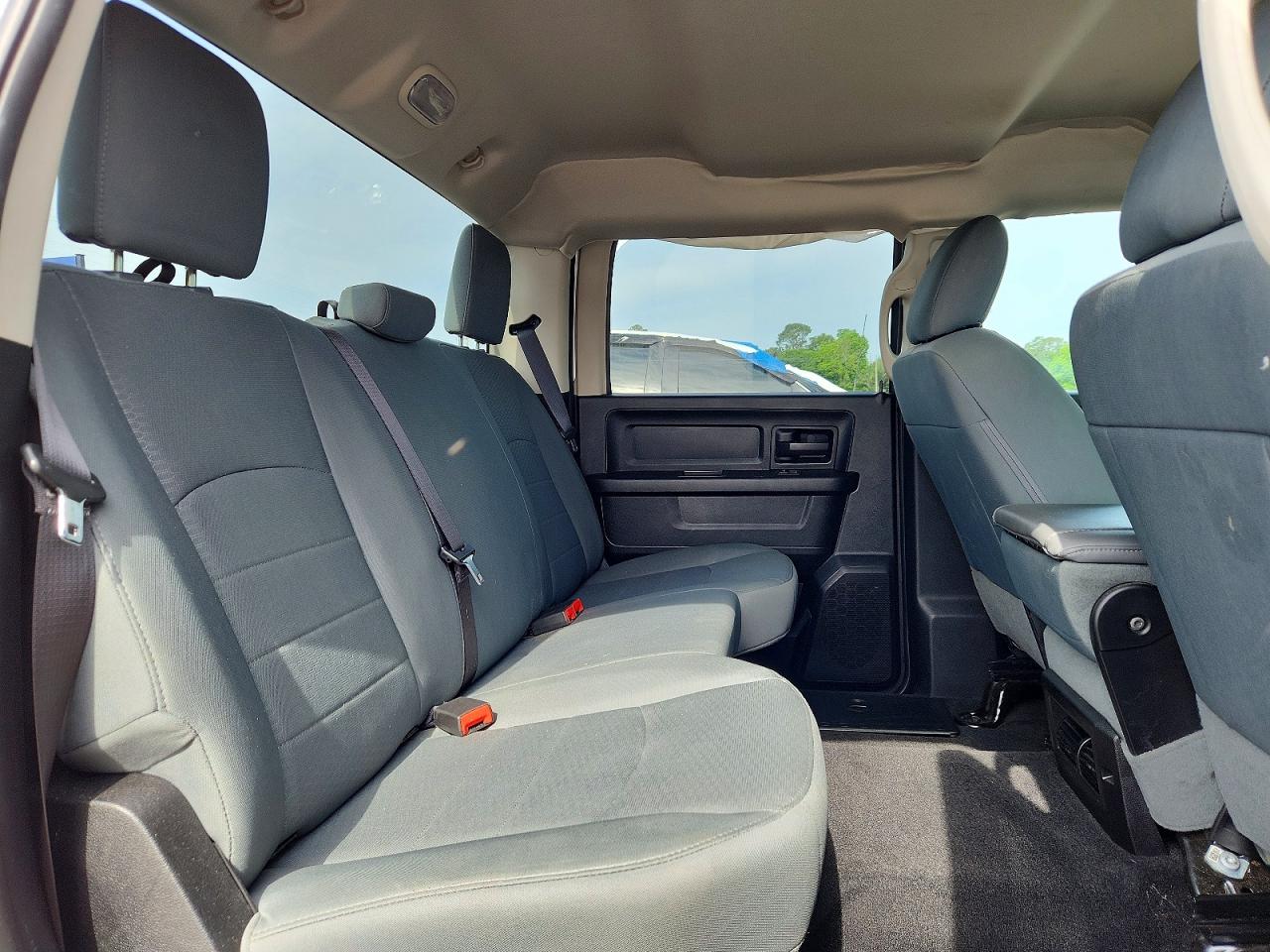 2017 RAM 1500 ST photo 10