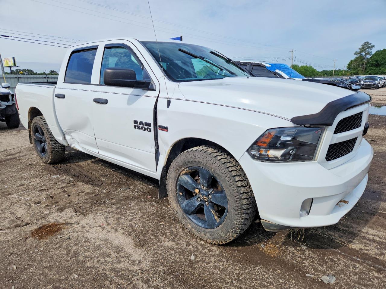 2017 RAM 1500 ST photo 4