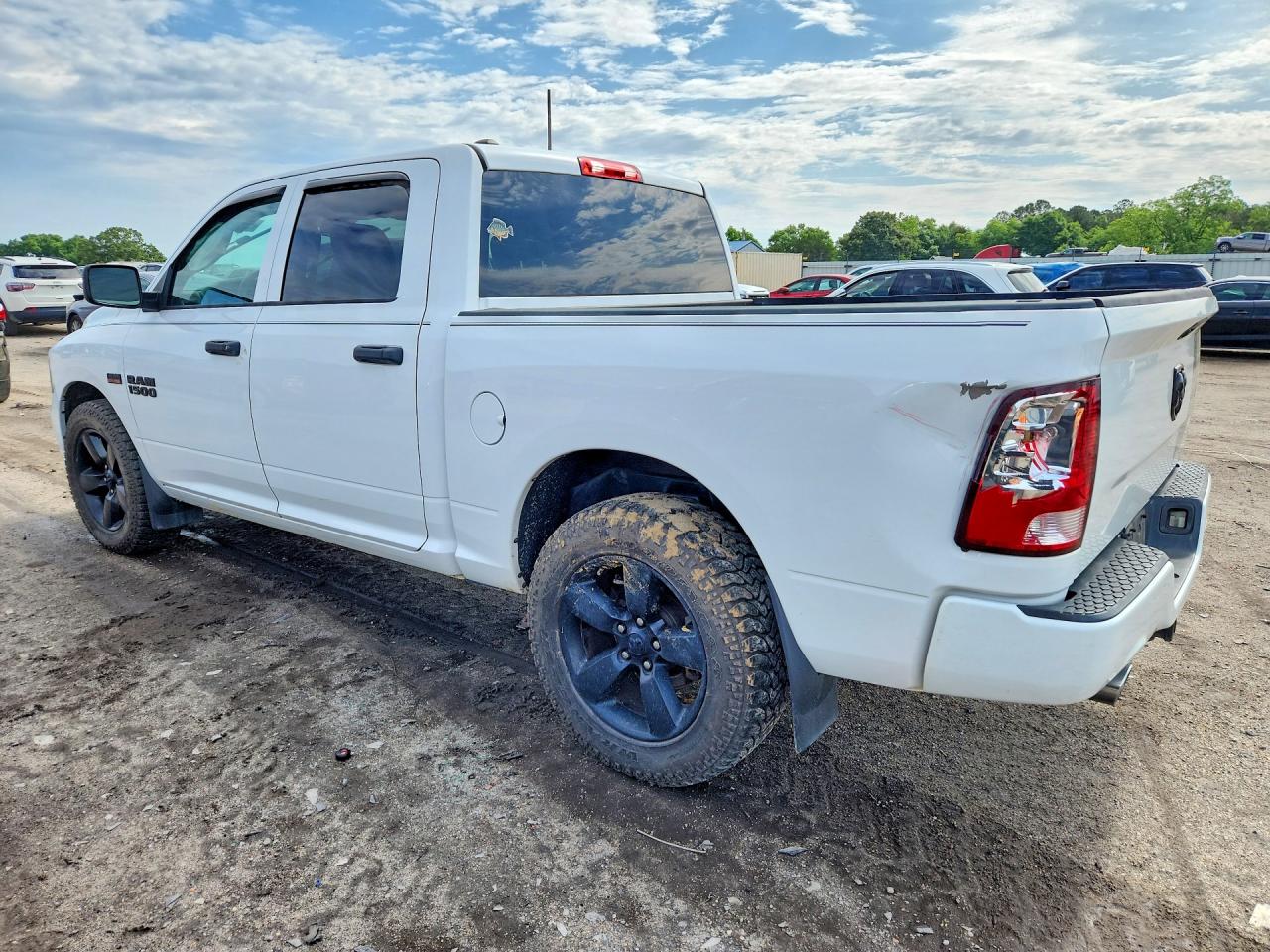 2017 RAM 1500 ST photo 2