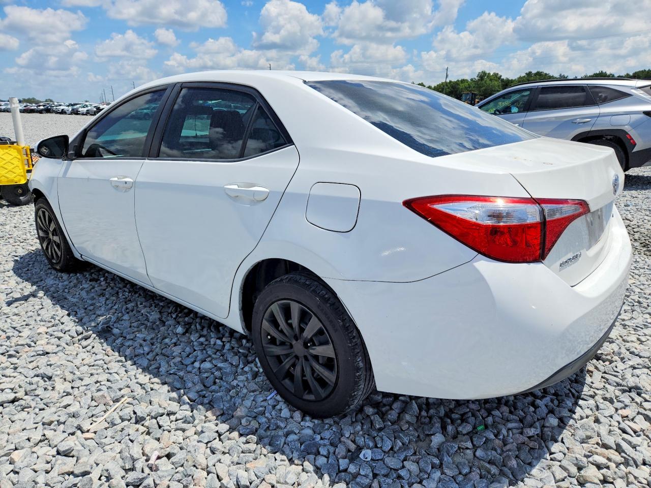 2015 TOYOTA COROLLA LE photo 3