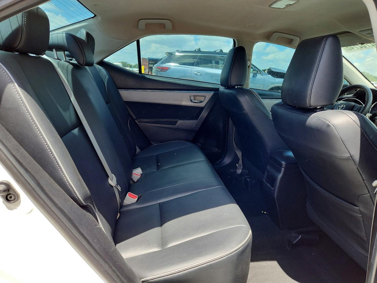 2015 TOYOTA COROLLA LE photo 19