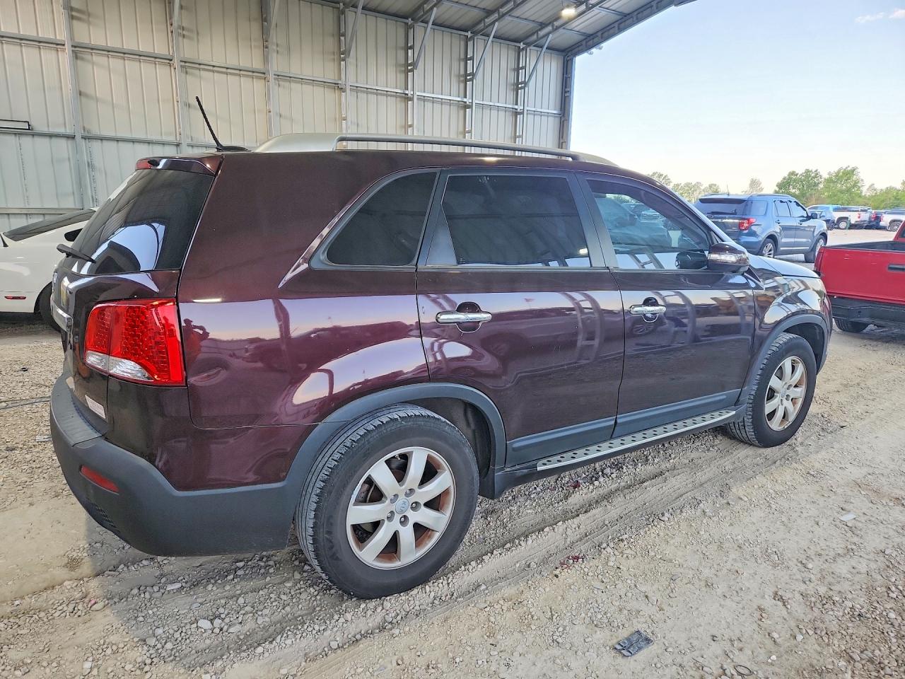 2012 KIA SORENTO LX photo 5