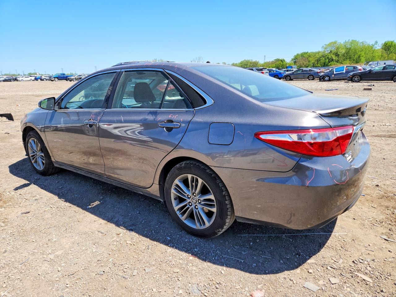 2017 TOYOTA CAMRY SE photo 3