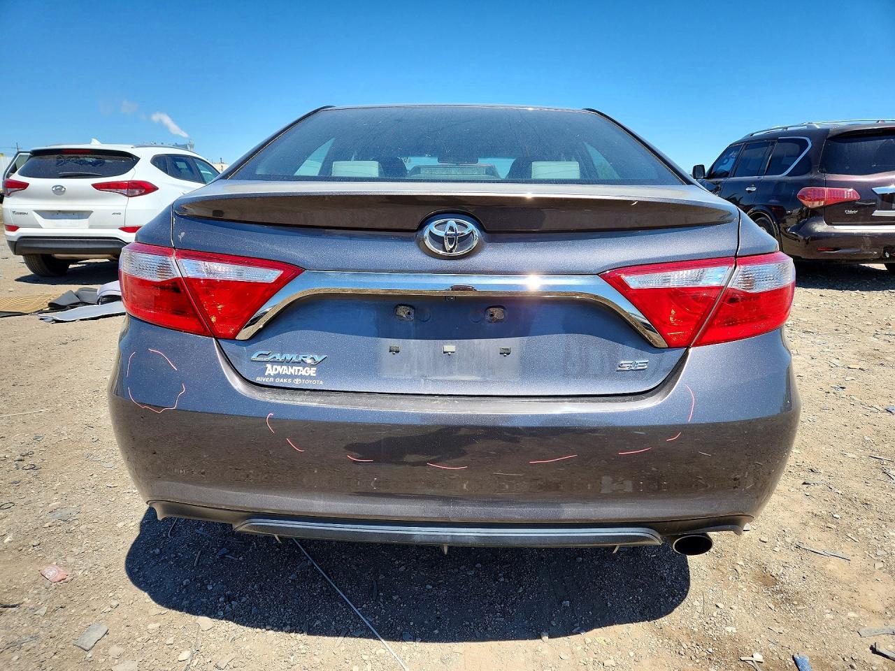 2017 TOYOTA CAMRY SE photo 11