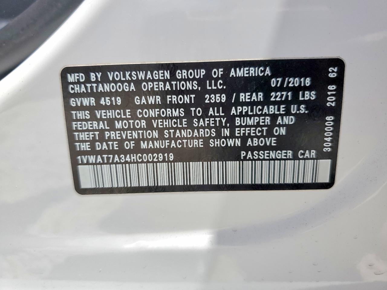 2017 VOLKSWAGEN PASSAT S photo 12